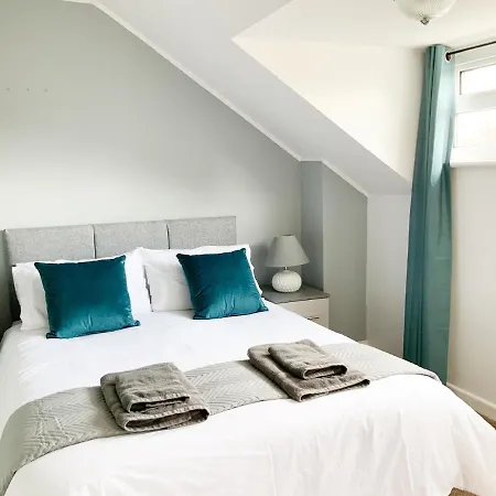 Thornbury House-3